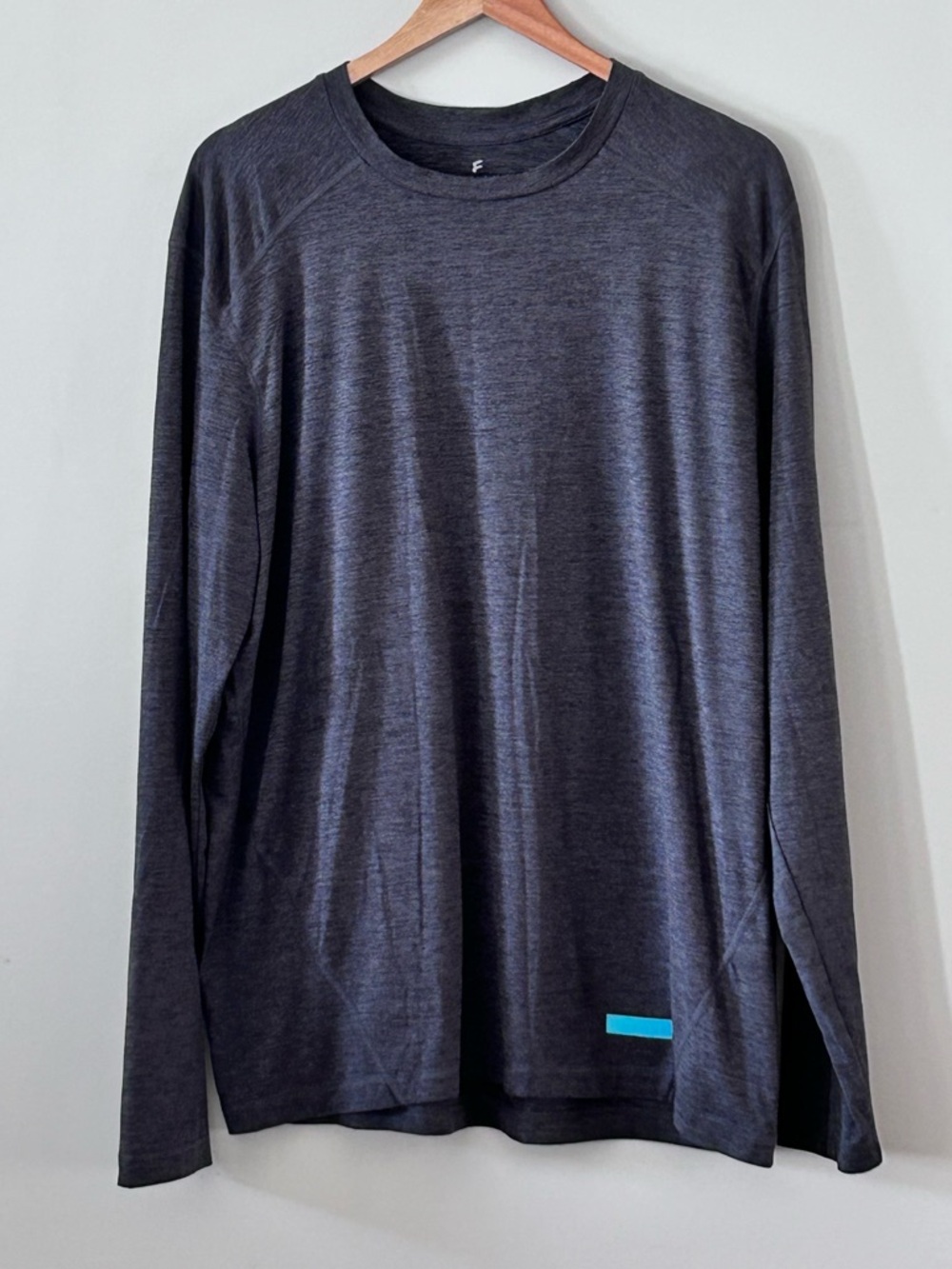 FUTURE Long-Sleeve Crew Neck Sport Activewear Shirt Heathered Charcoal Men’s XL